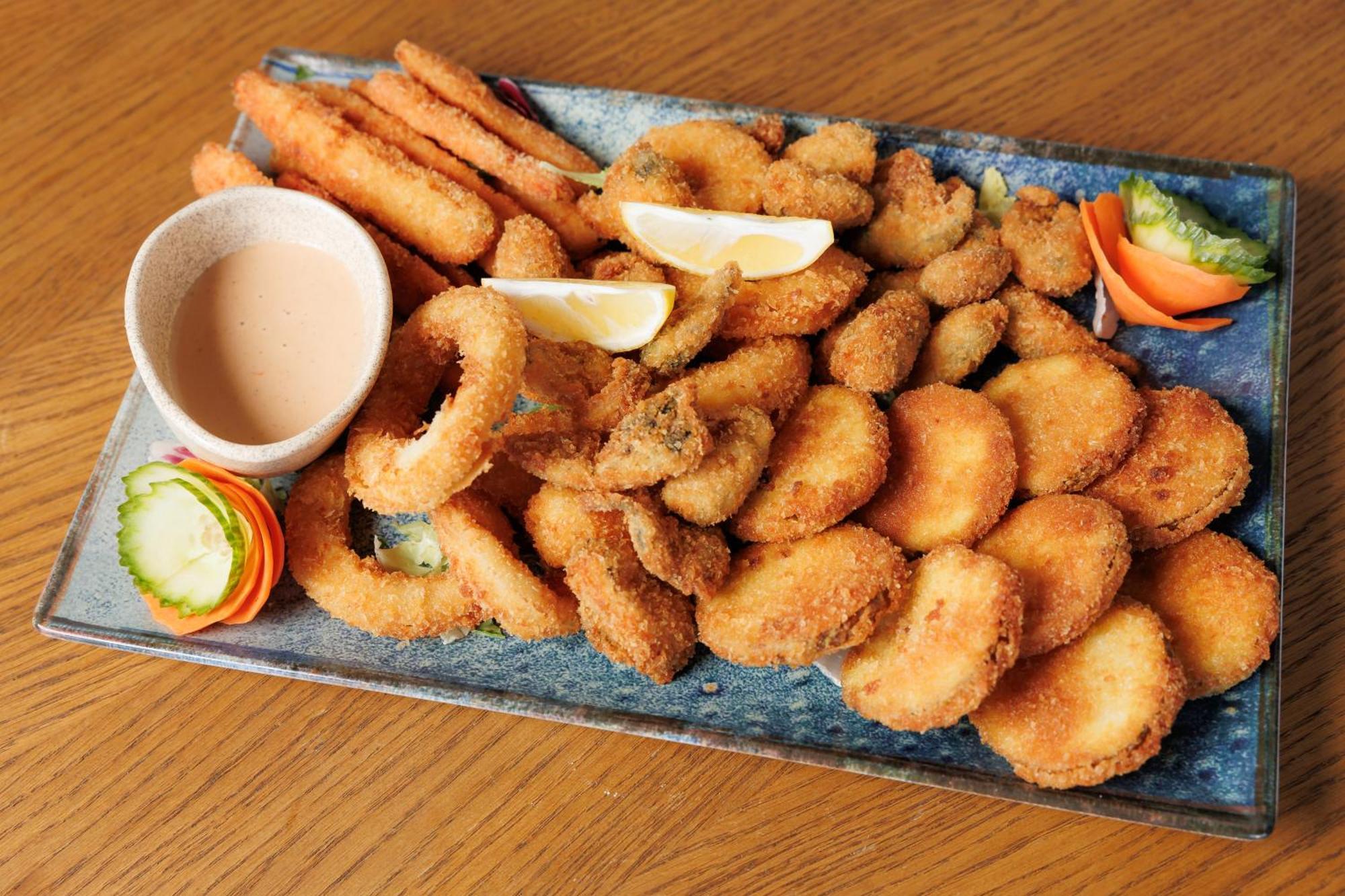 Suru Hotel & Restaurant 부스테니 외부 사진