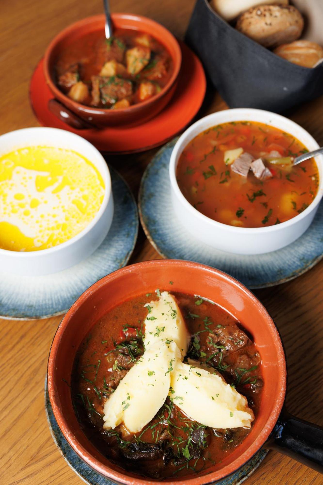 Suru Hotel & Restaurant 부스테니 외부 사진