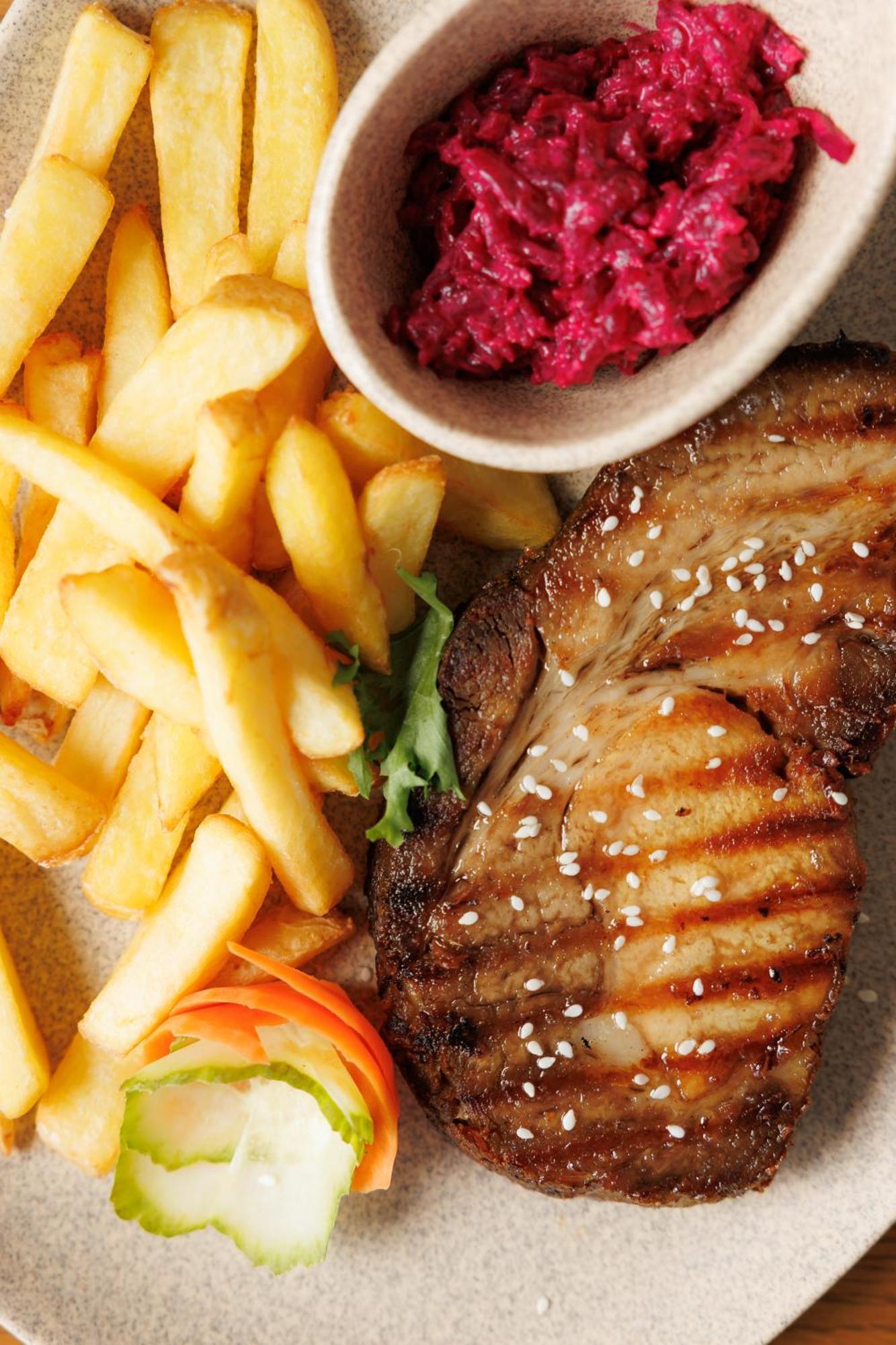 Suru Hotel & Restaurant 부스테니 외부 사진