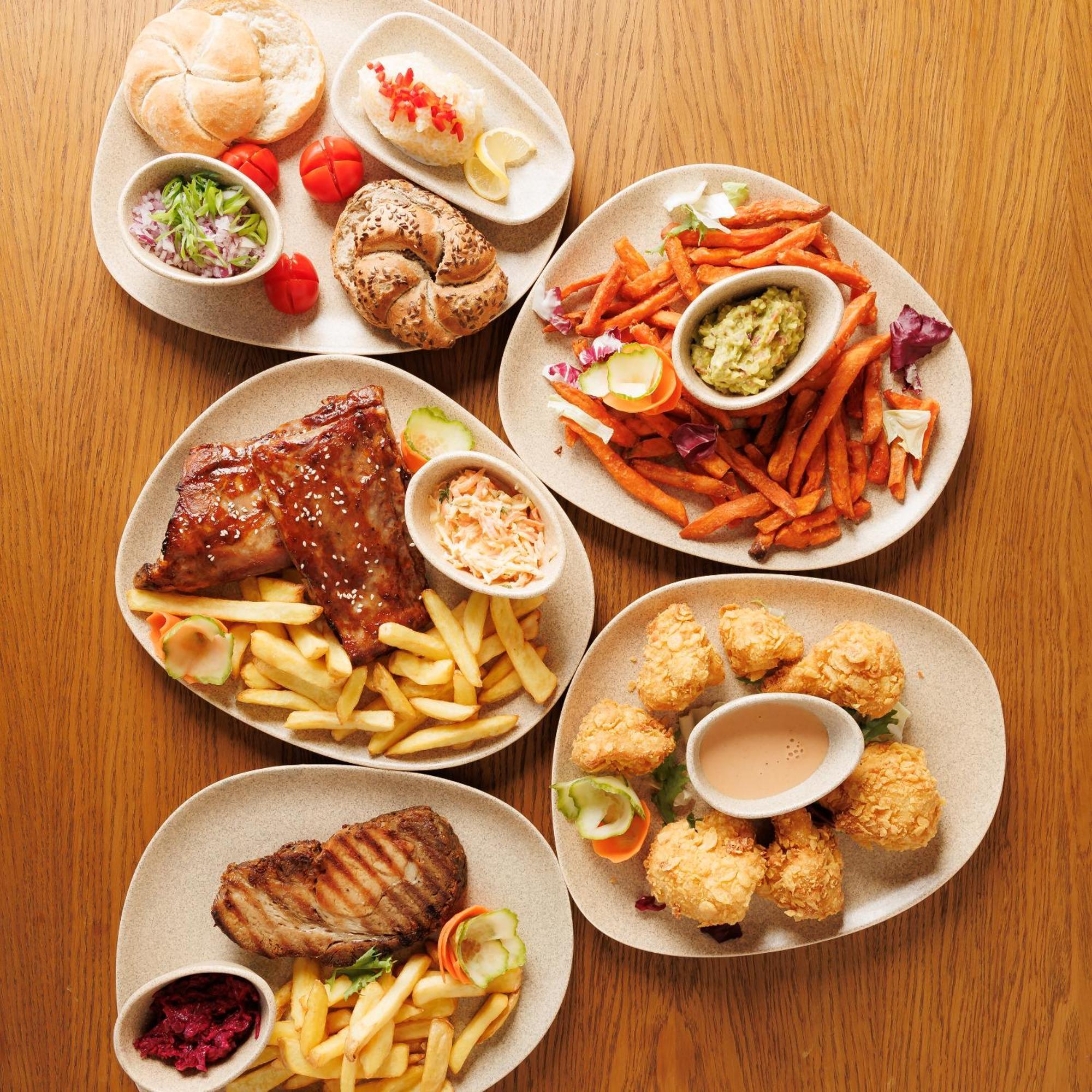Suru Hotel & Restaurant 부스테니 외부 사진
